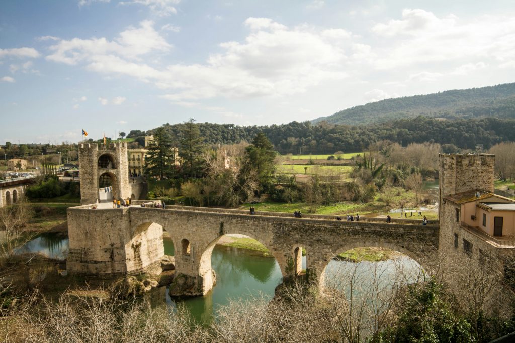 Pueblos medievales cerca de Girona